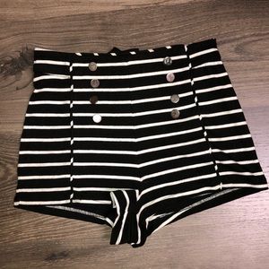 STRIPED HIGH WAISTED FORA SAILOR SHORTS